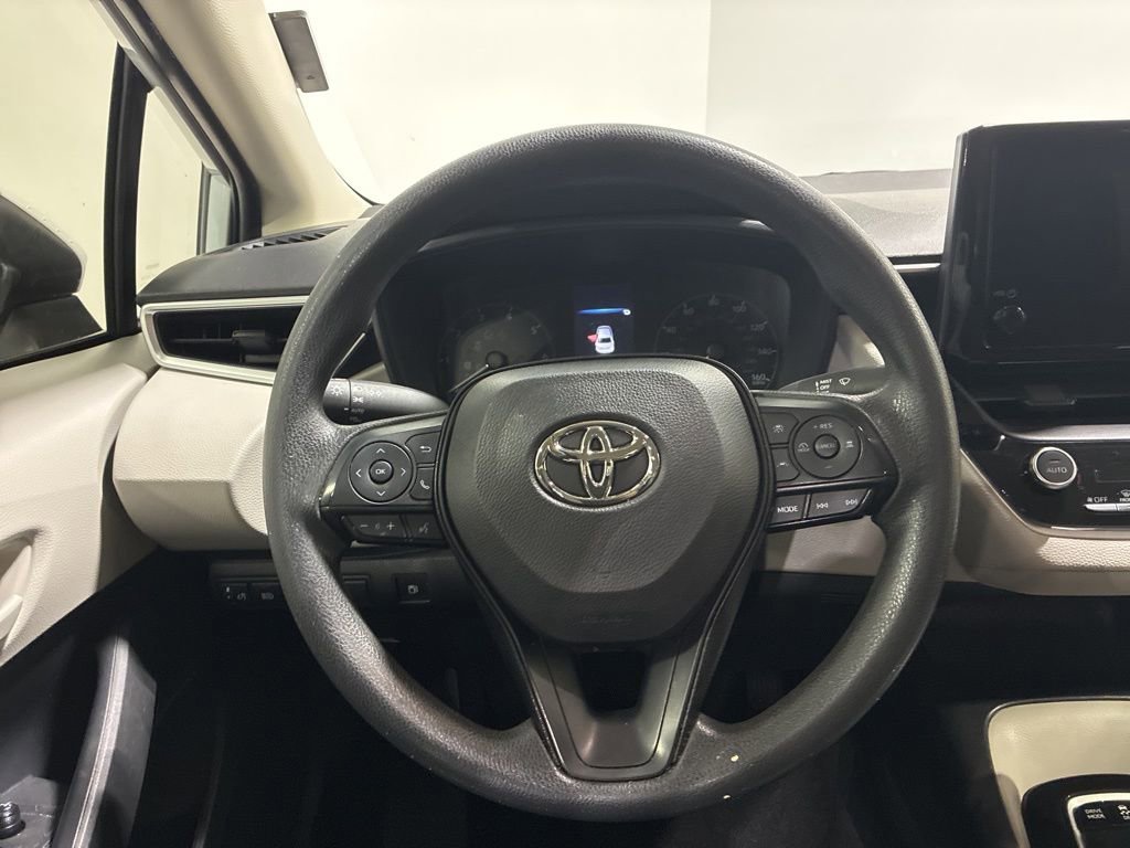 Used 2024 Toyota Corolla LE w/ LE Convenience Package image 18