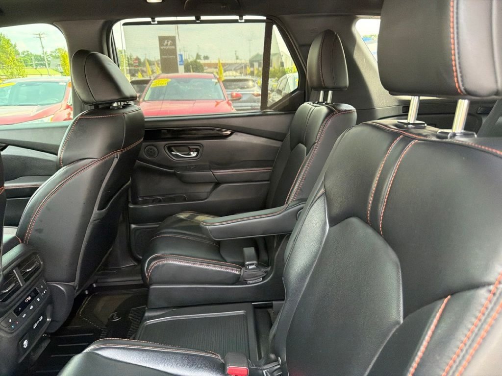 Used 2023 Honda Pilot TrailSport image 14
