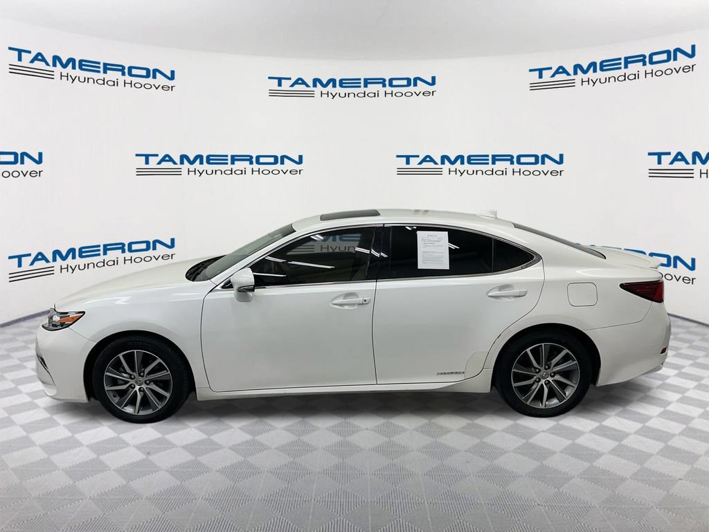 Used 2018 Lexus ES 300h w/ Luxury Package FWD image 2