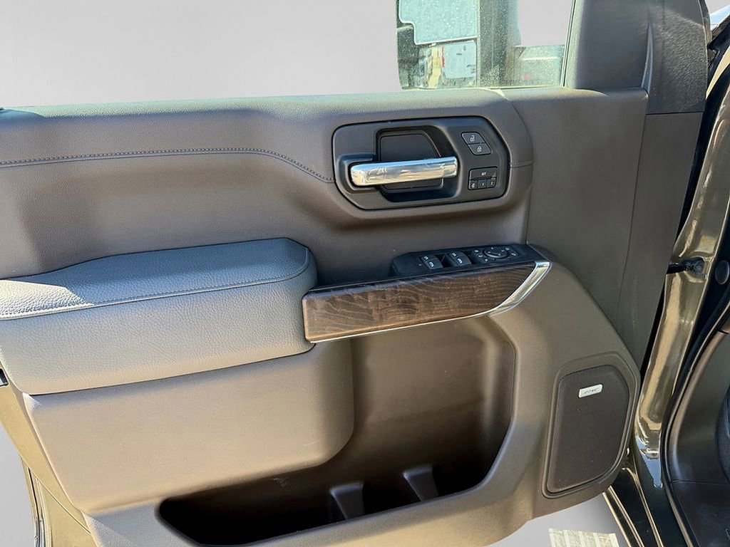 Used 2023 GMC Sierra 2500 Denali w/ Technology Package AWD/4WD image 14