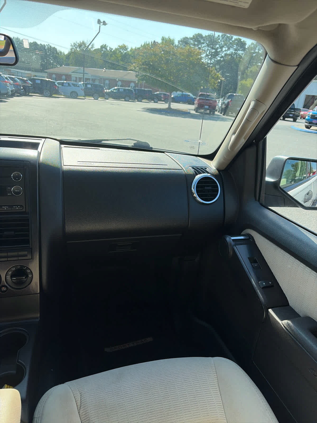 Used 2008 Ford Explorer Sport Trac XLT RWD image 16