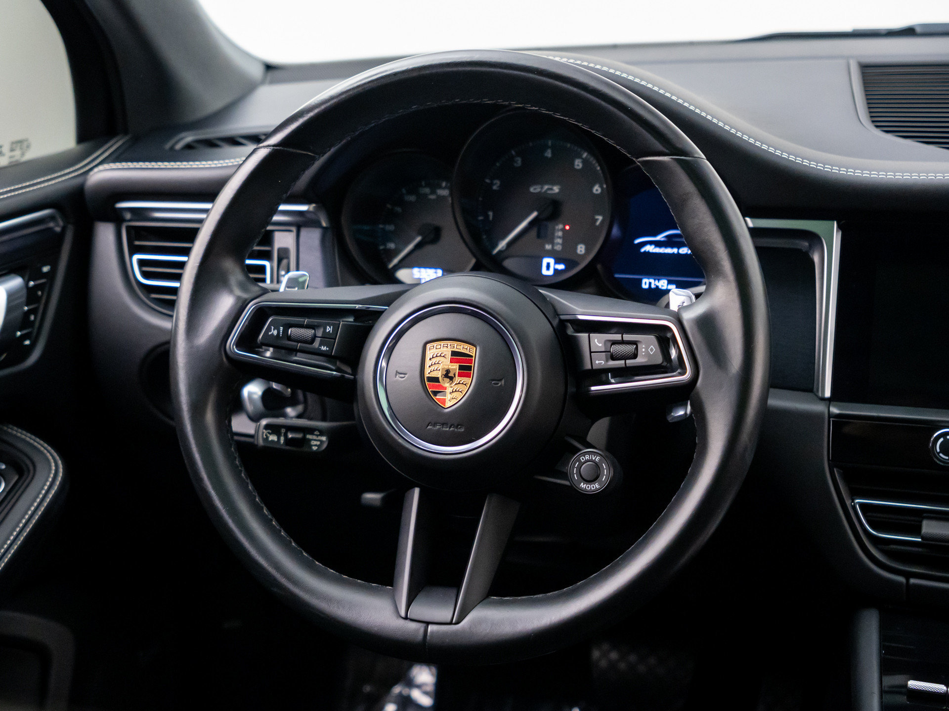Certified 2023 Porsche Macan GTS w/ Premium Package Plus AWD/4WD image 12
