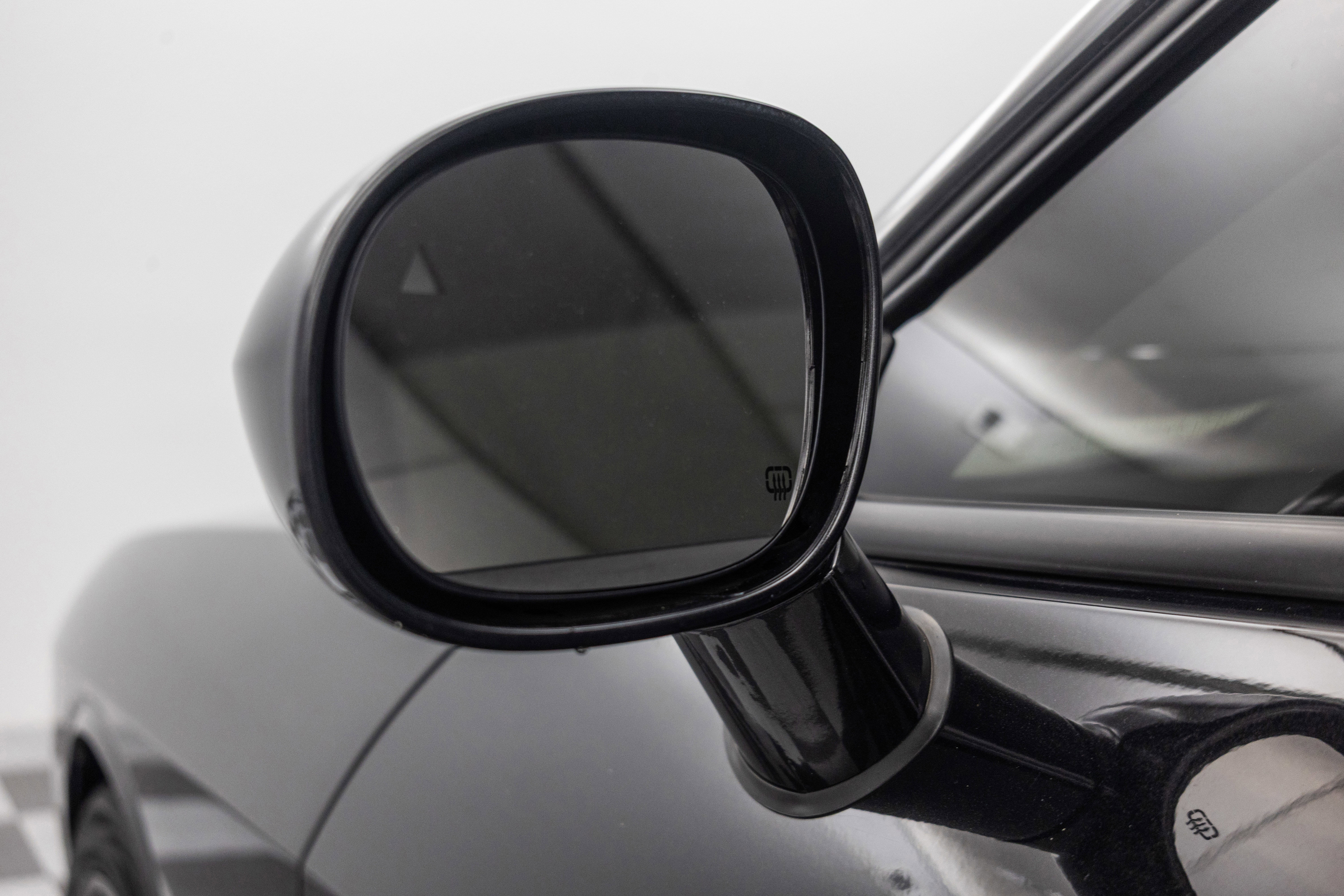 Used 2015 Dodge Challenger SRT Hellcat image 23