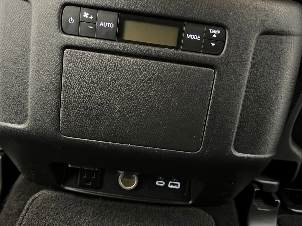 Used 2023 Nissan Armada SL w/ Captain's Chairs Package image 23