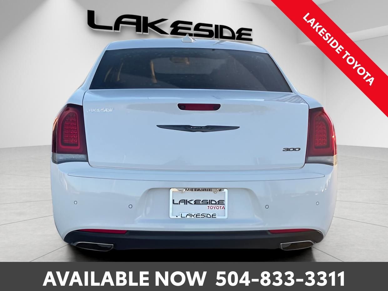 Used 2021 Chrysler 300 Touring L image 5