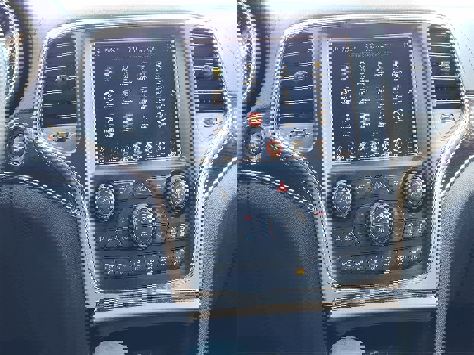 Used 2017 Jeep Grand Cherokee Overland w/ Jeep Active Safety Group image 17