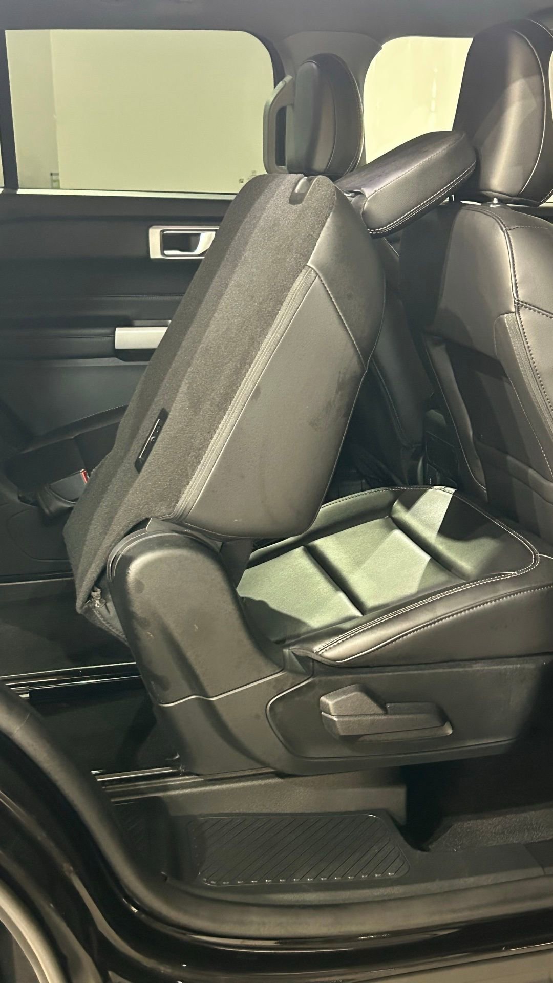 Used 2023 Ford Explorer XLT w/ Equipment Group 202A AWD/4WD image 65