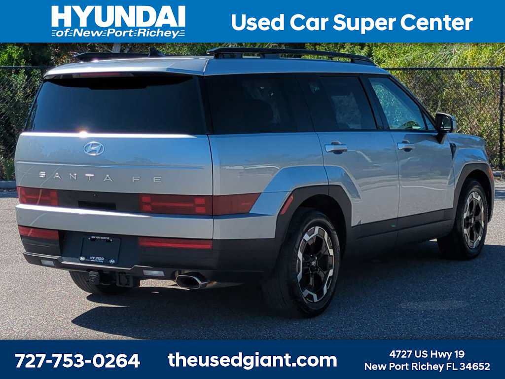 Used 2025 Hyundai Santa Fe SEL FWD image 5