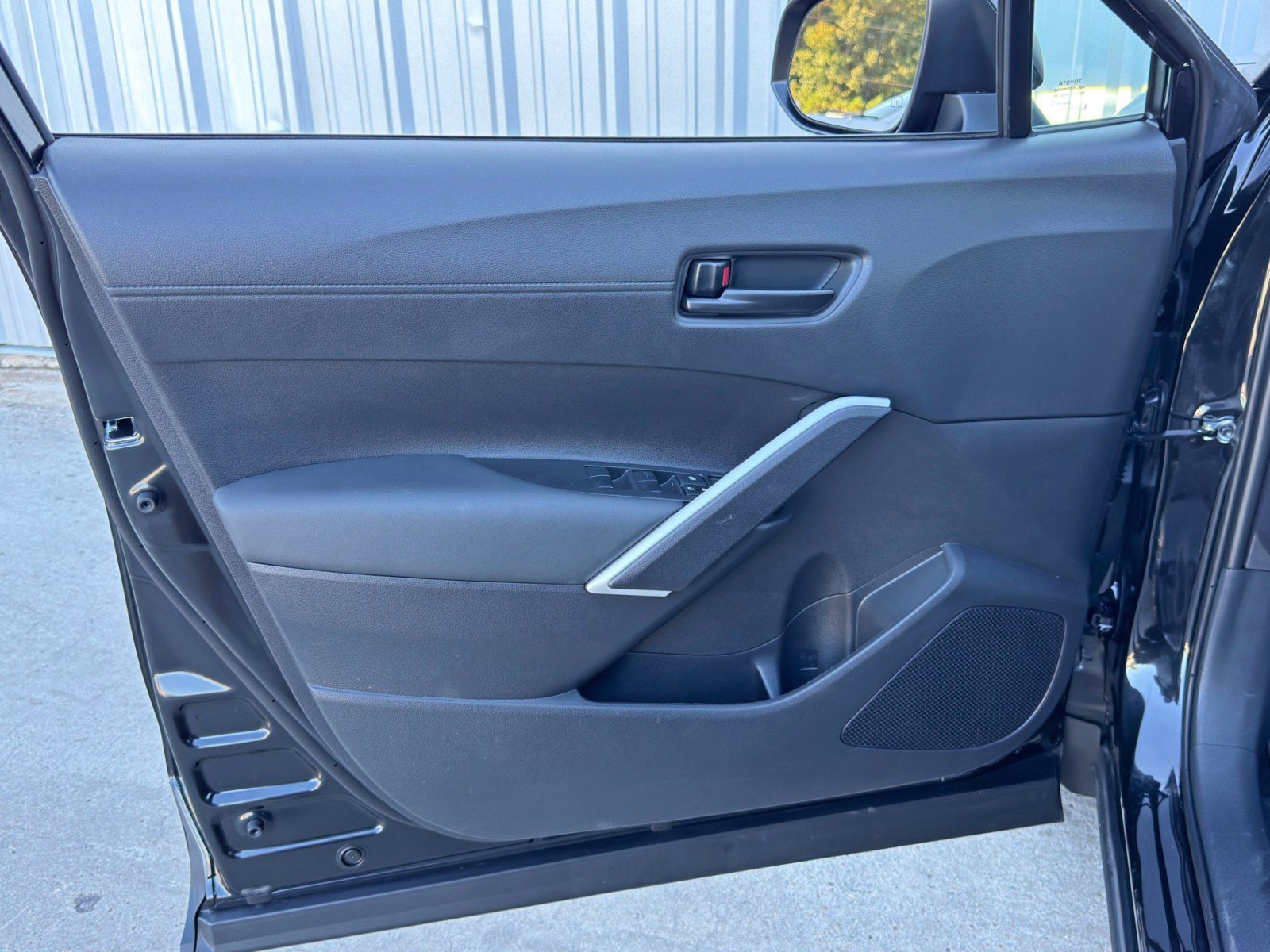 Used 2025 Toyota Corolla Cross AWD Hybrid image 36