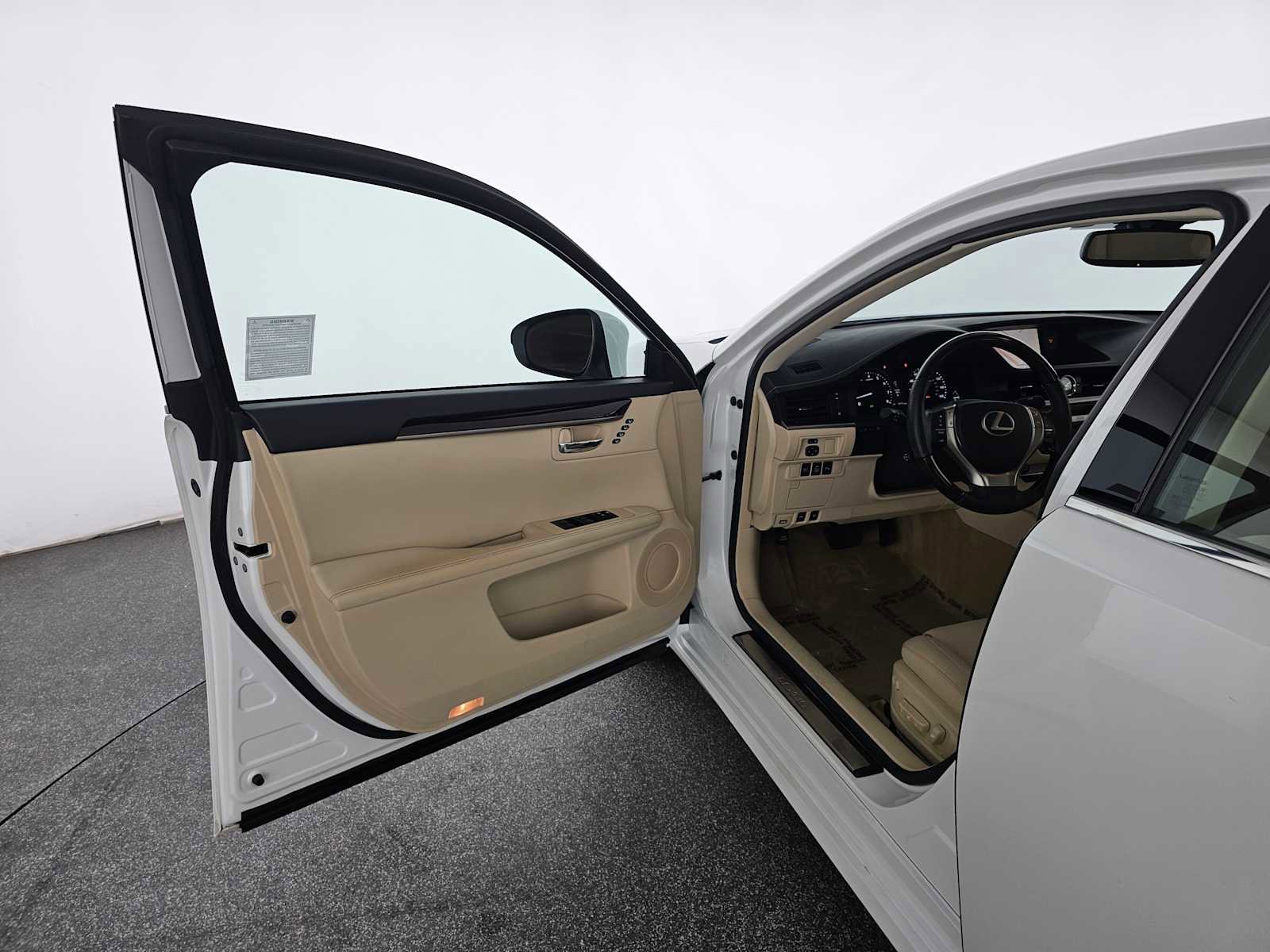 Used 2014 Lexus ES 350 image 19