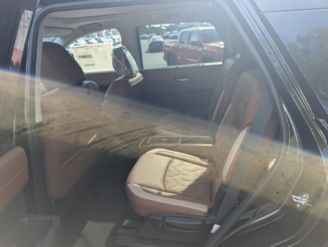 New 2026 Nissan Pathfinder Platinum AWD/4WD image 10