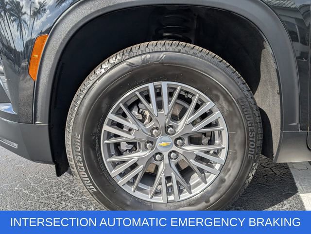 Used 2025 Chevrolet Traverse LT FWD image 6