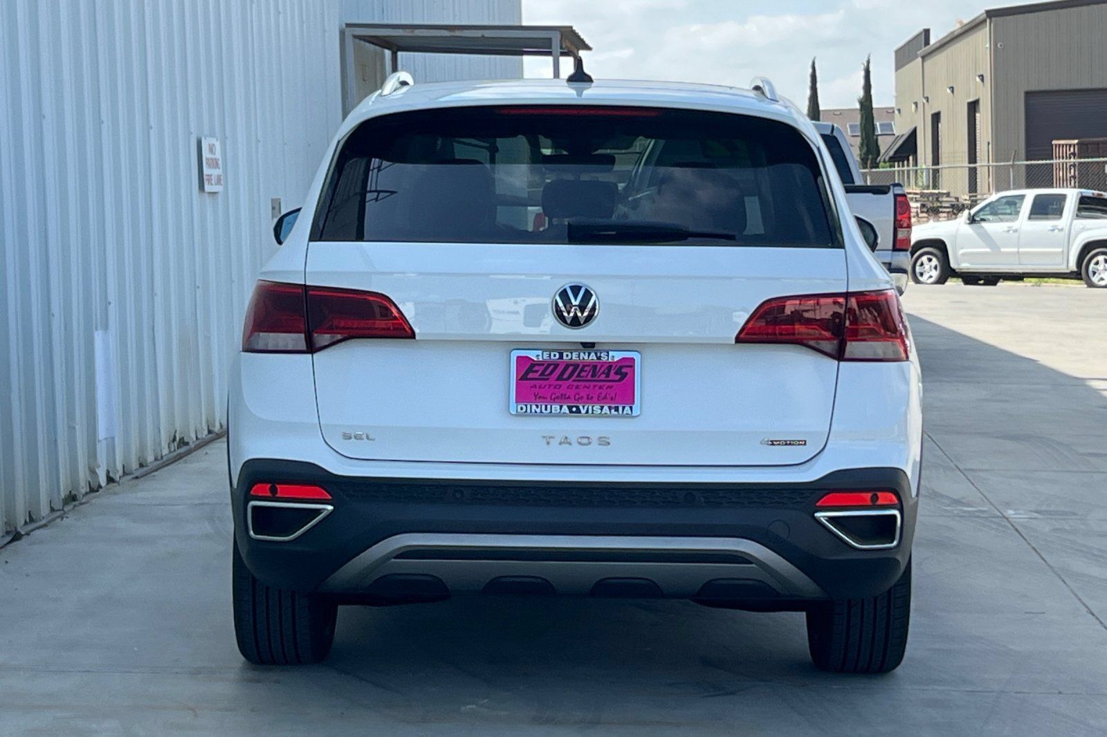 Used 2022 Volkswagen Taos SEL w/ Panoramic Sunroof Package AWD/4WD image 6