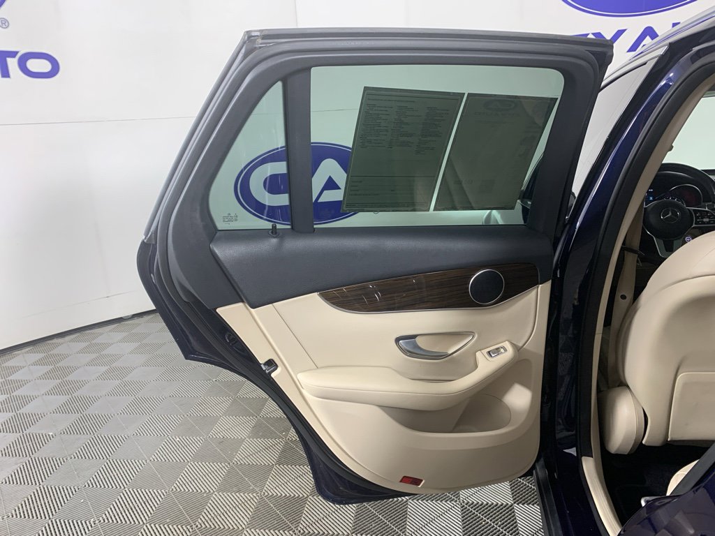 Used 2021 Mercedes-Benz GLC 300 image 32