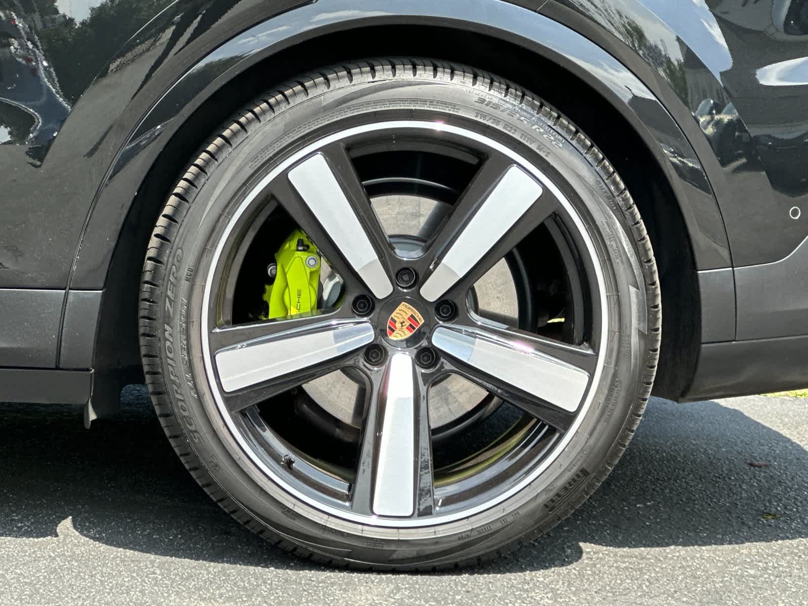 New 2025 Porsche Cayenne S AWD/4WD image 32