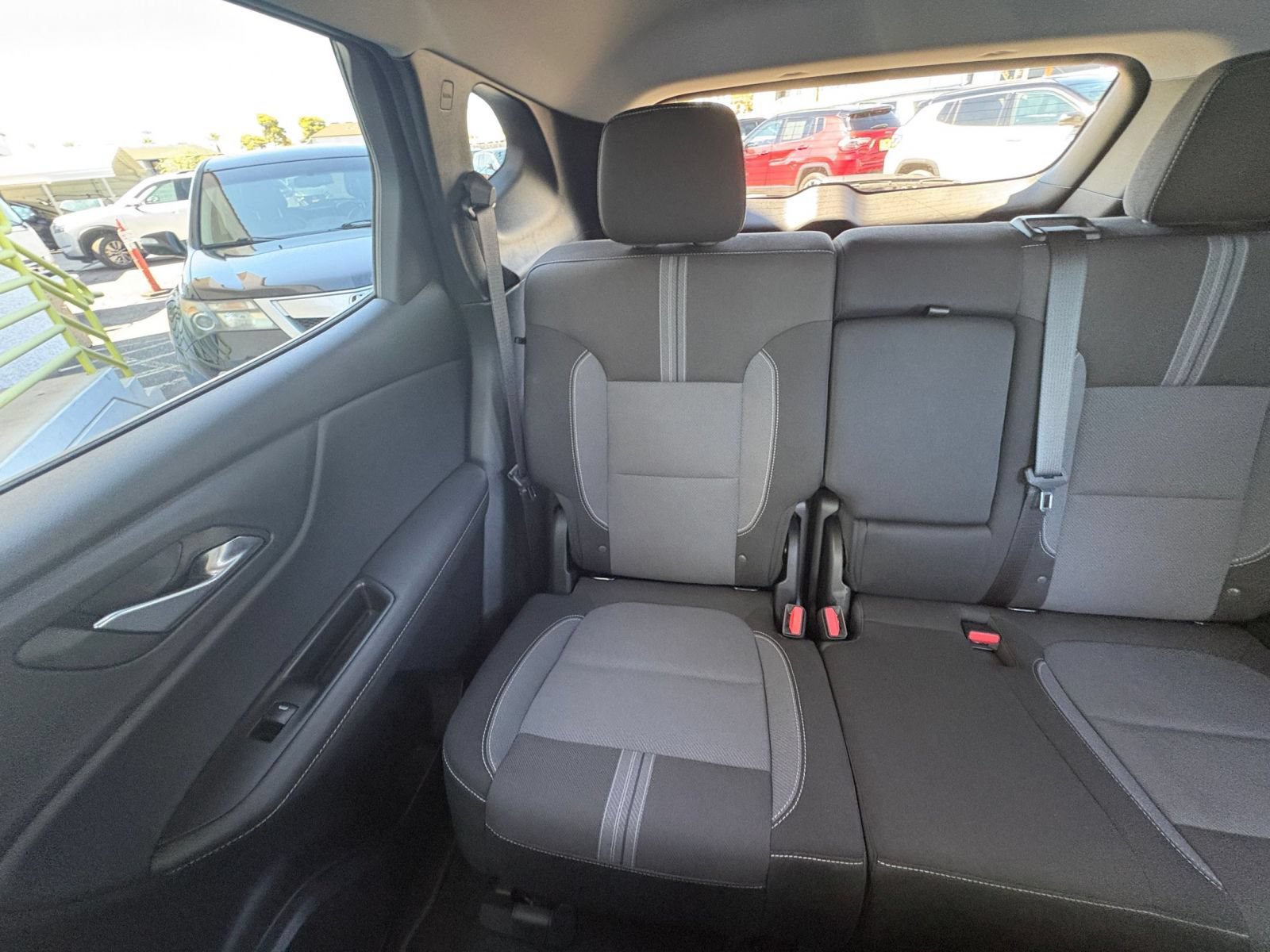 Used 2025 Chevrolet Blazer LT FWD image 41