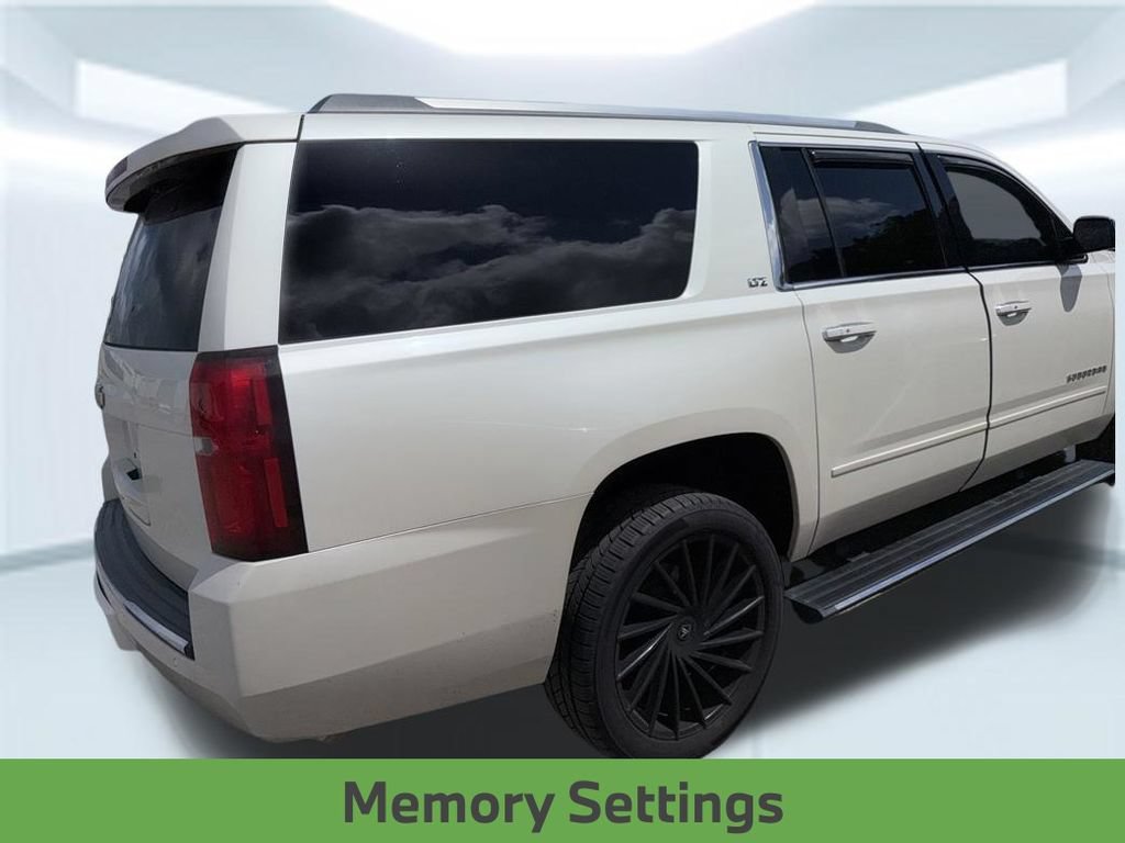 Used 2015 Chevrolet Suburban LTZ RWD image 11