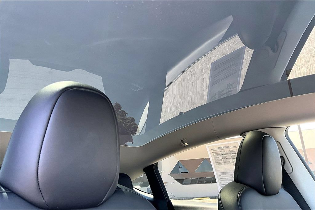 Used 2023 Tesla Model Y Long Range AWD/4WD image 21