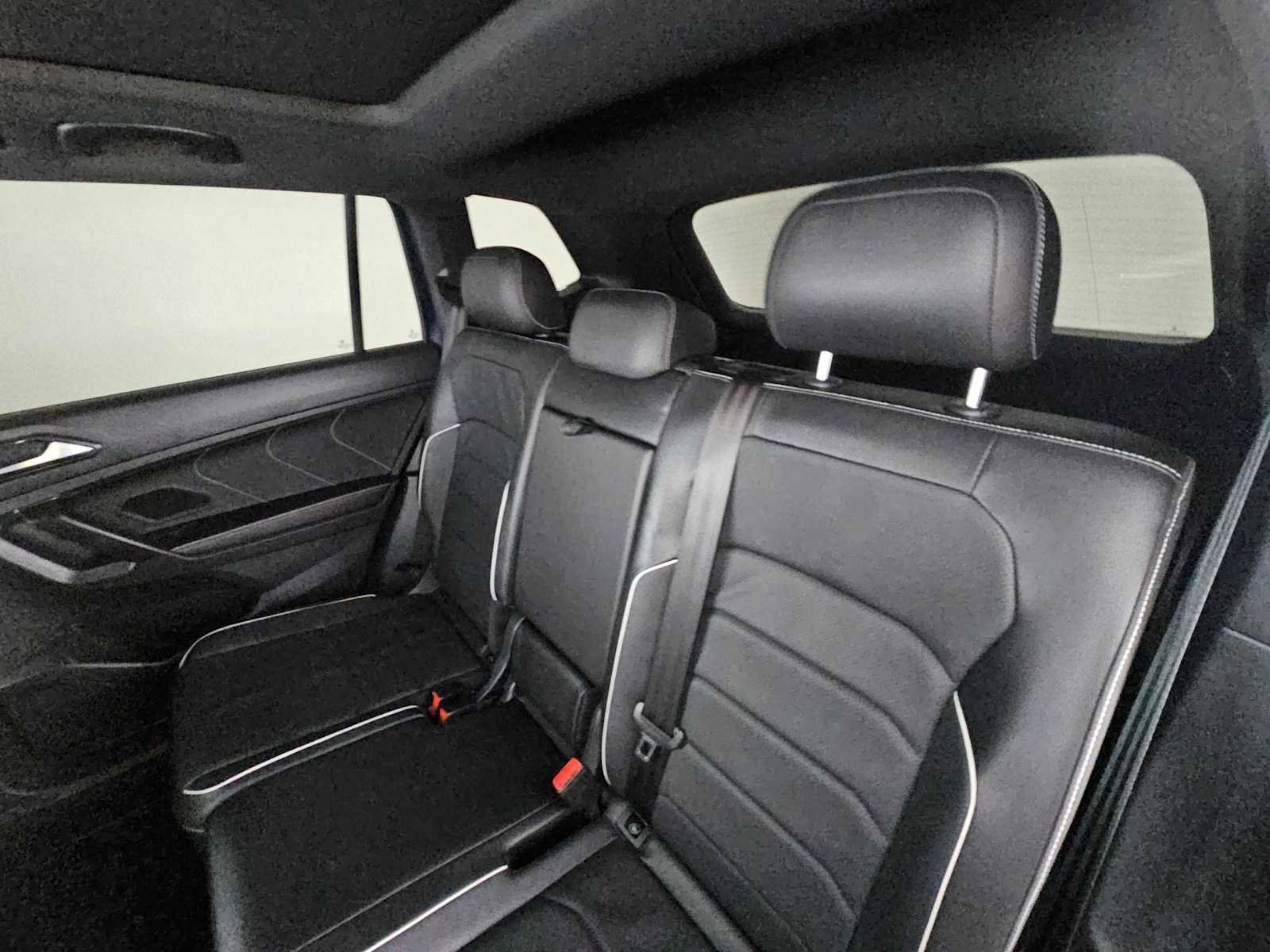 Used 2023 Volkswagen Tiguan SEL R-Line image 18