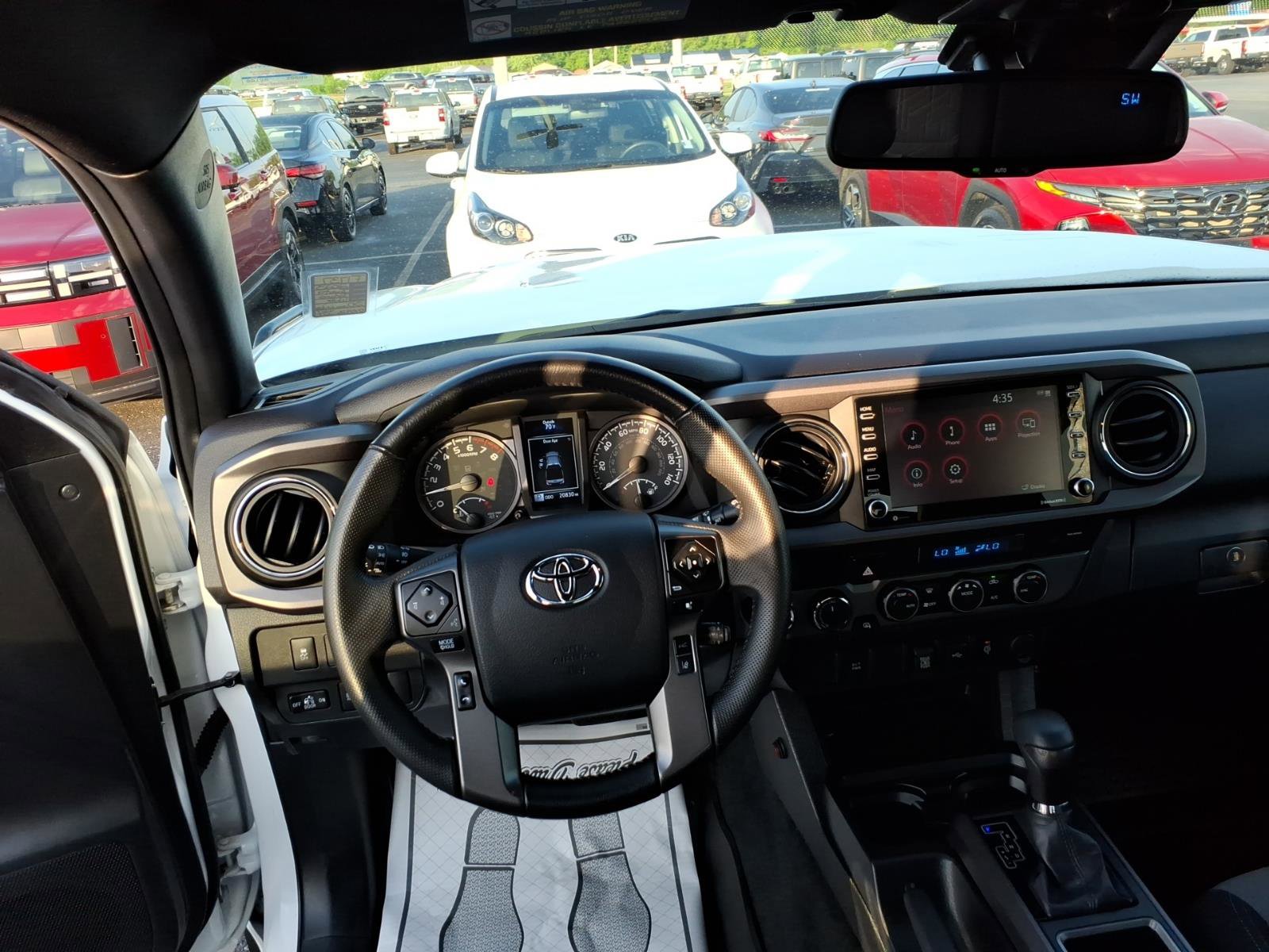 Used 2023 Toyota Tacoma TRD Off-Road image 10