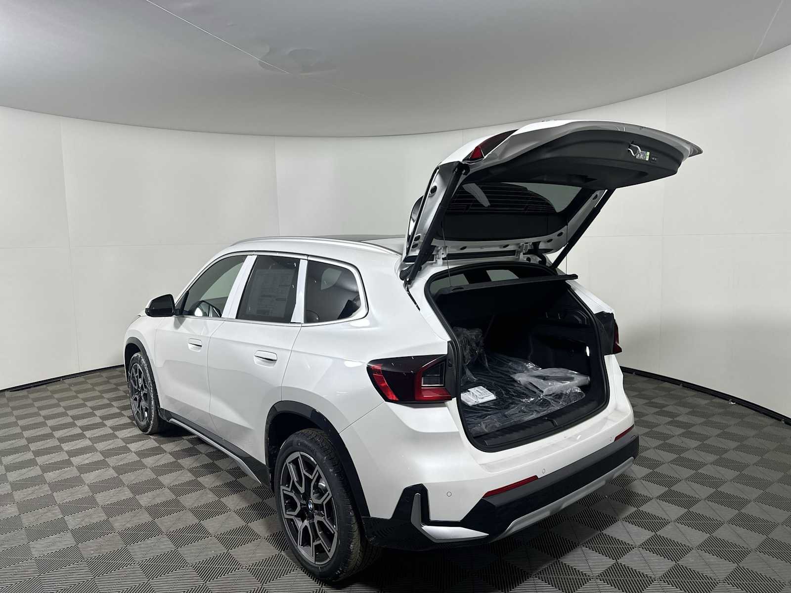 New 2026 BMW X1 xDrive28i w/ Convenience Package image 20
