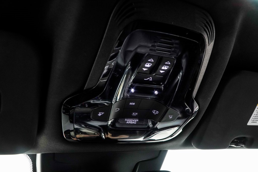 Used 2023 Alfa Romeo Stelvio Ti image 36