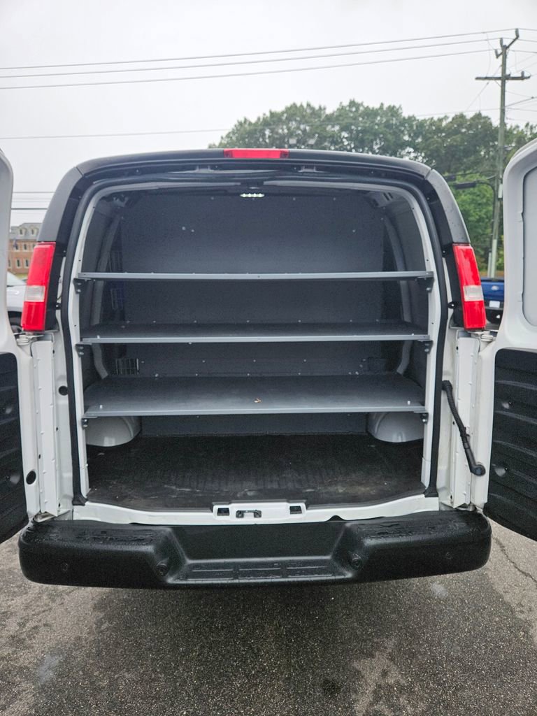 Used 2021 Chevrolet Express 2500 RWD image 8