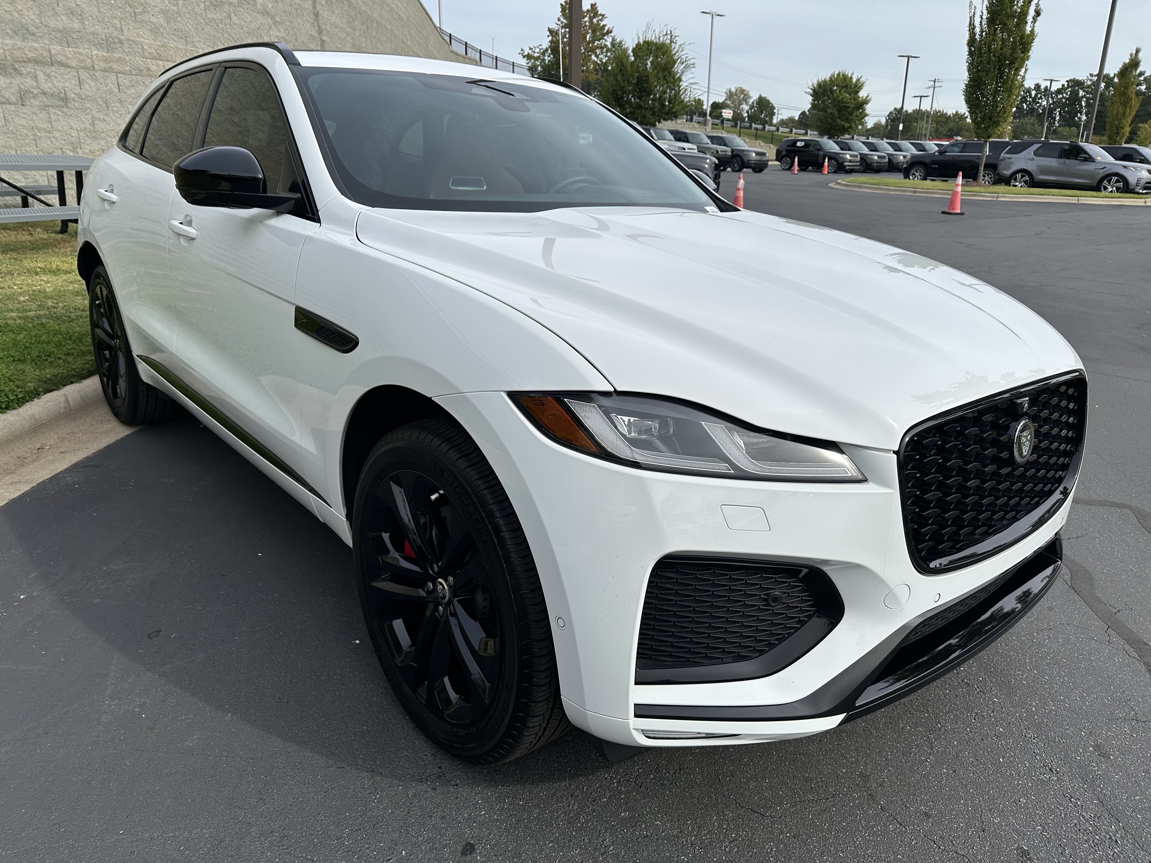 Certified 2026 Jaguar F-PACE R-Dynamic S AWD/4WD image 10
