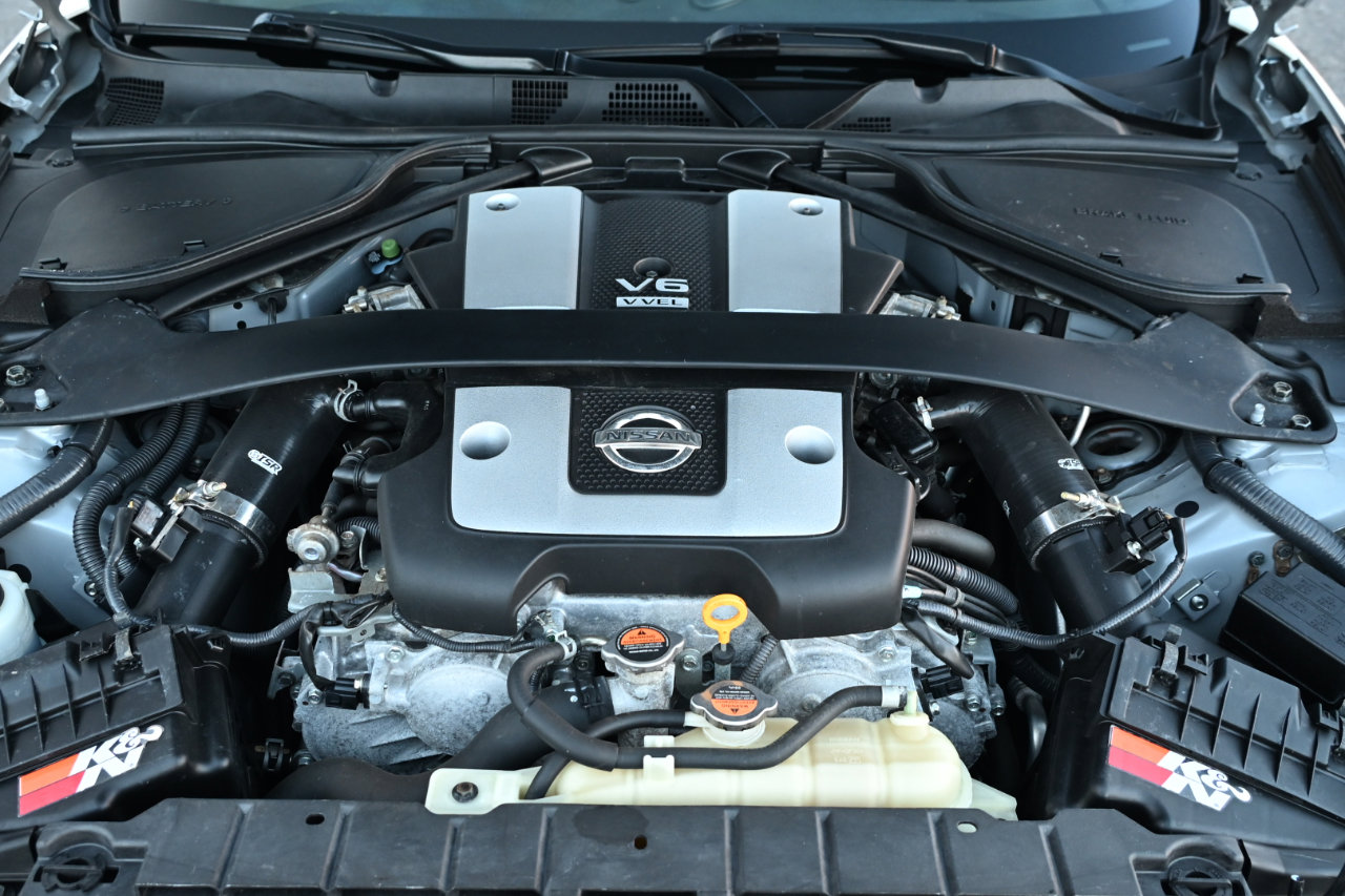 Used 2014 Nissan 370Z Touring w/ Sport Package image 35