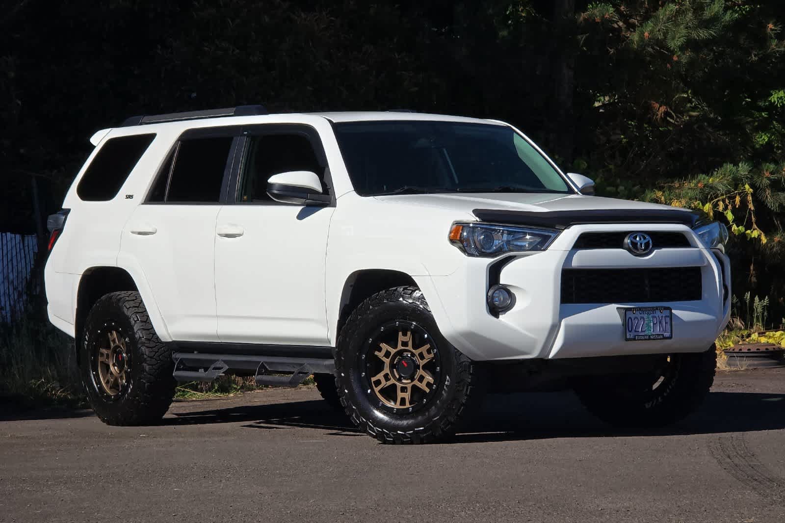 Used 2019 Toyota 4Runner SR5 AWD/4WD image 9