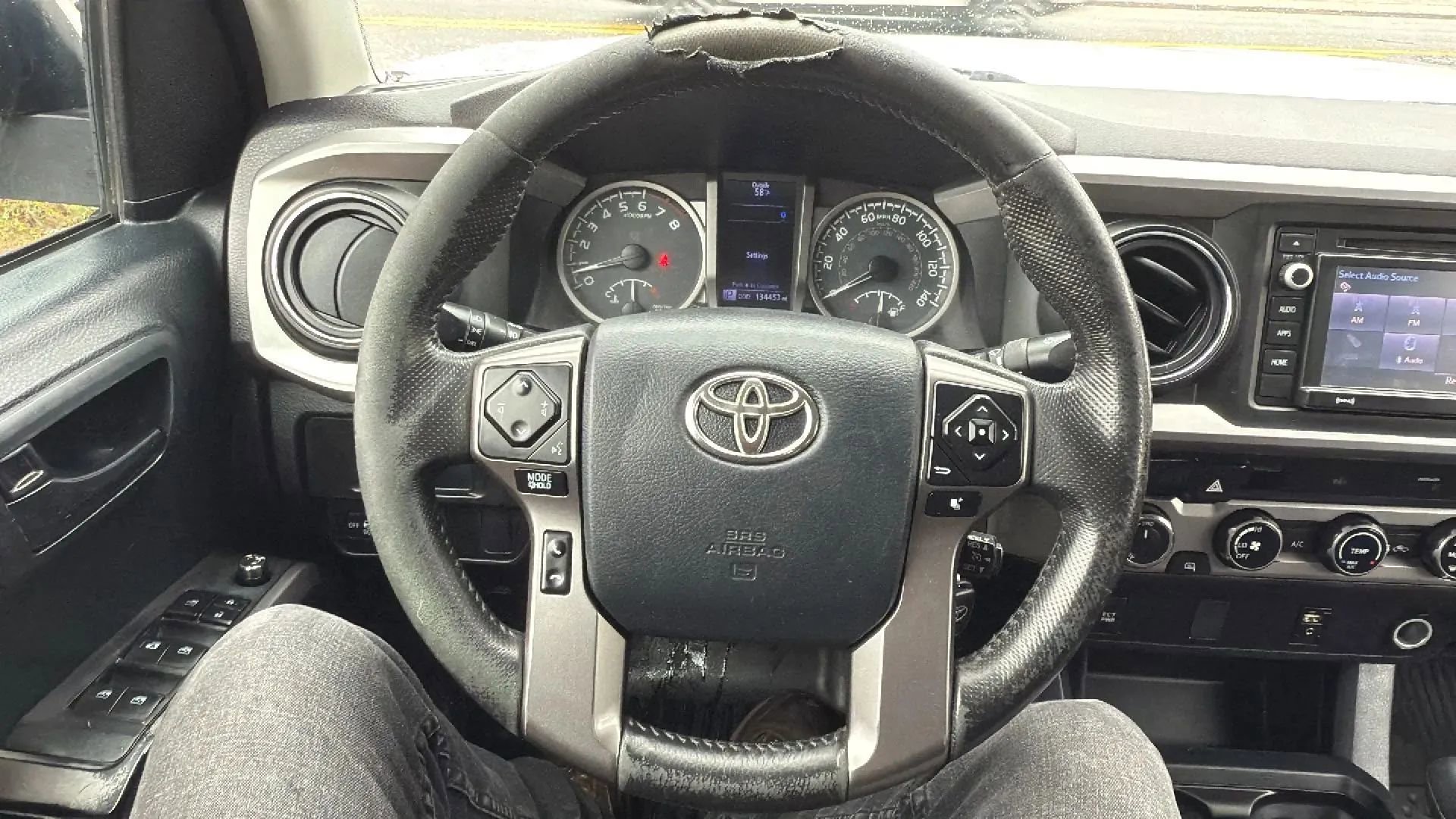 Used 2017 Toyota Tacoma SR5 image 11