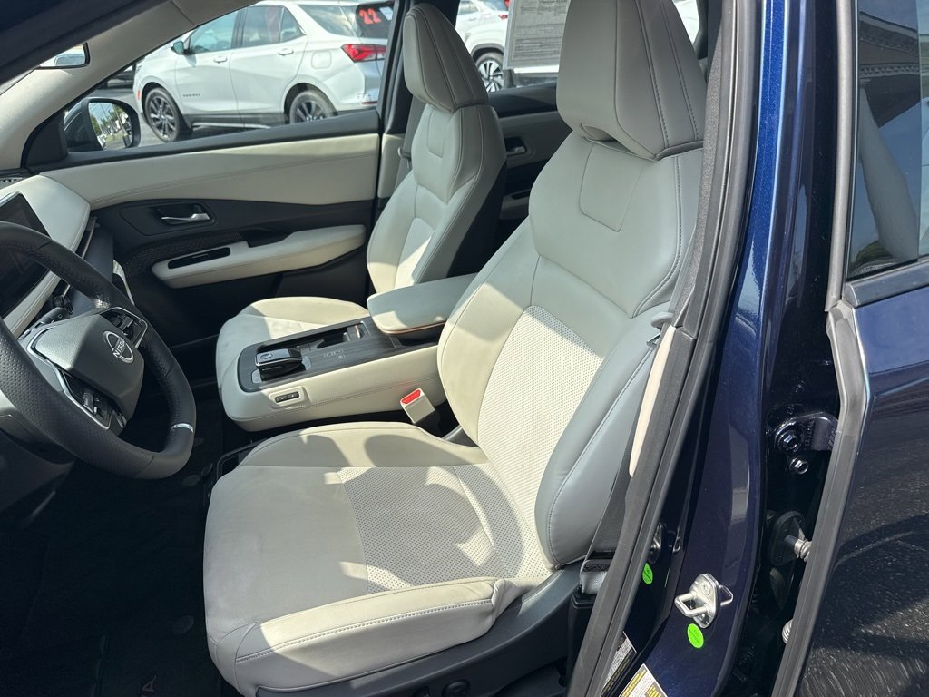 Used 2023 Nissan Ariya FWD image 10