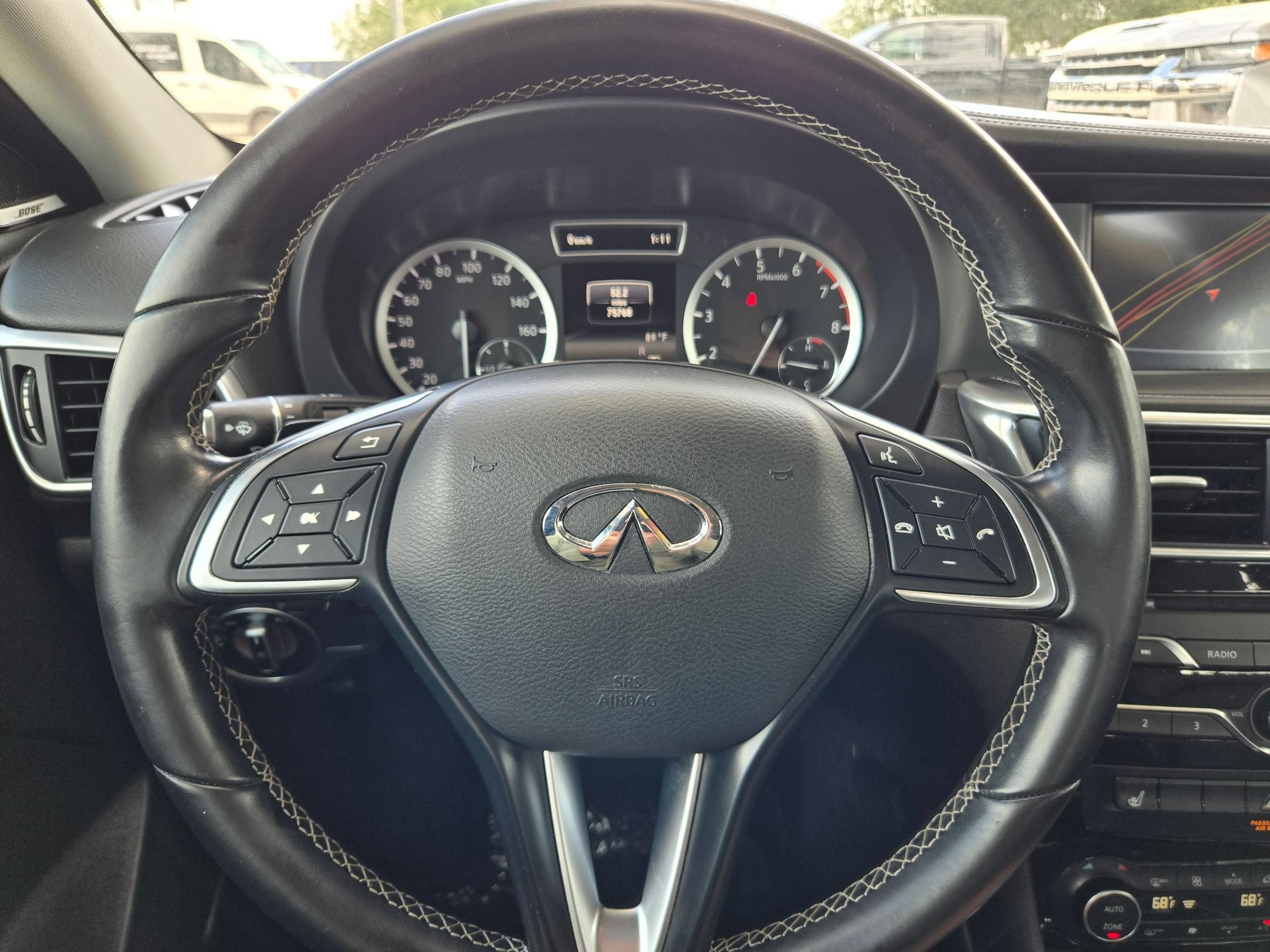 Used 2017 INFINITI QX30 Premium w/ Navigation Package FWD image 11