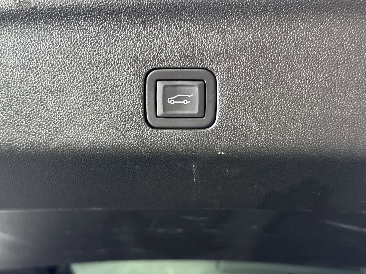 Used 2024 Chevrolet Suburban LT image 30