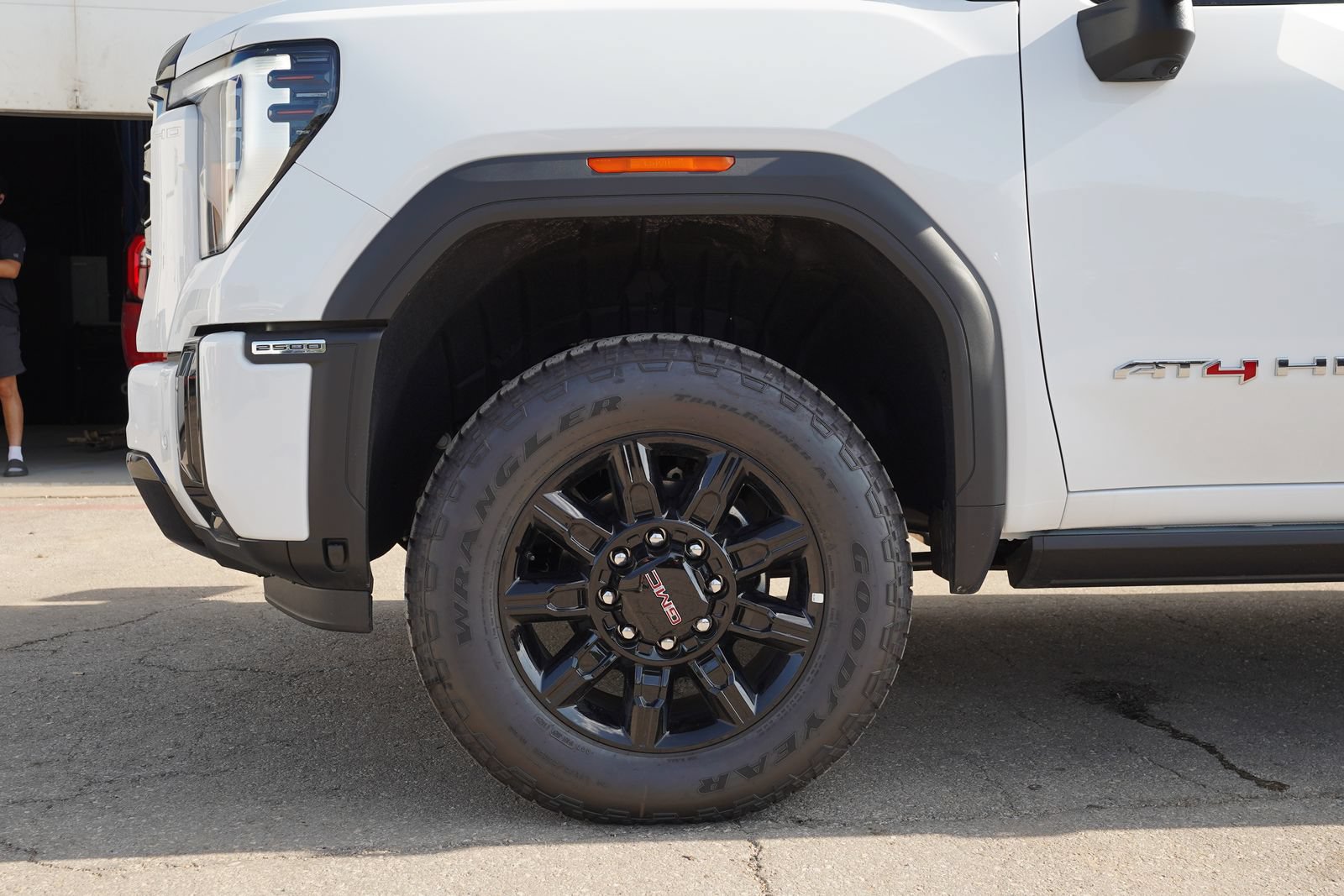 New 2026 GMC Sierra 2500 AT4 w/ AT4 Premium Plus Package AWD/4WD image 28