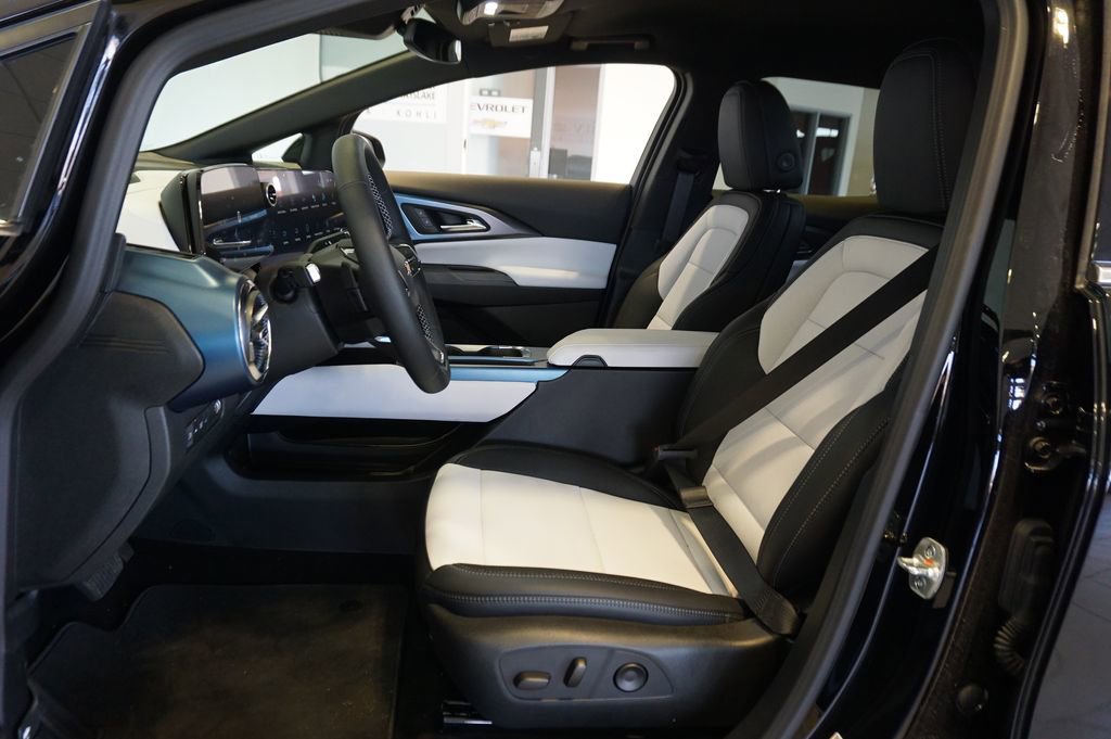 New 2026 Chevrolet Equinox EV LT image 9