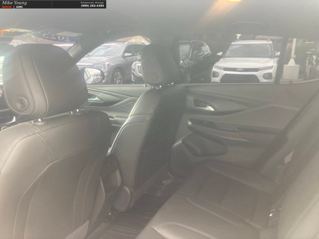 Used 2025 Buick Envista Sport Touring w/ Convenience I Package FWD image 13