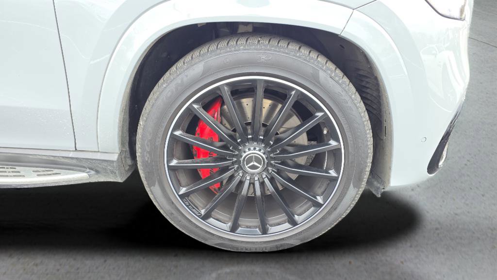 Used 2025 Mercedes-Benz GLS 63 AMG 4MATIC image 13
