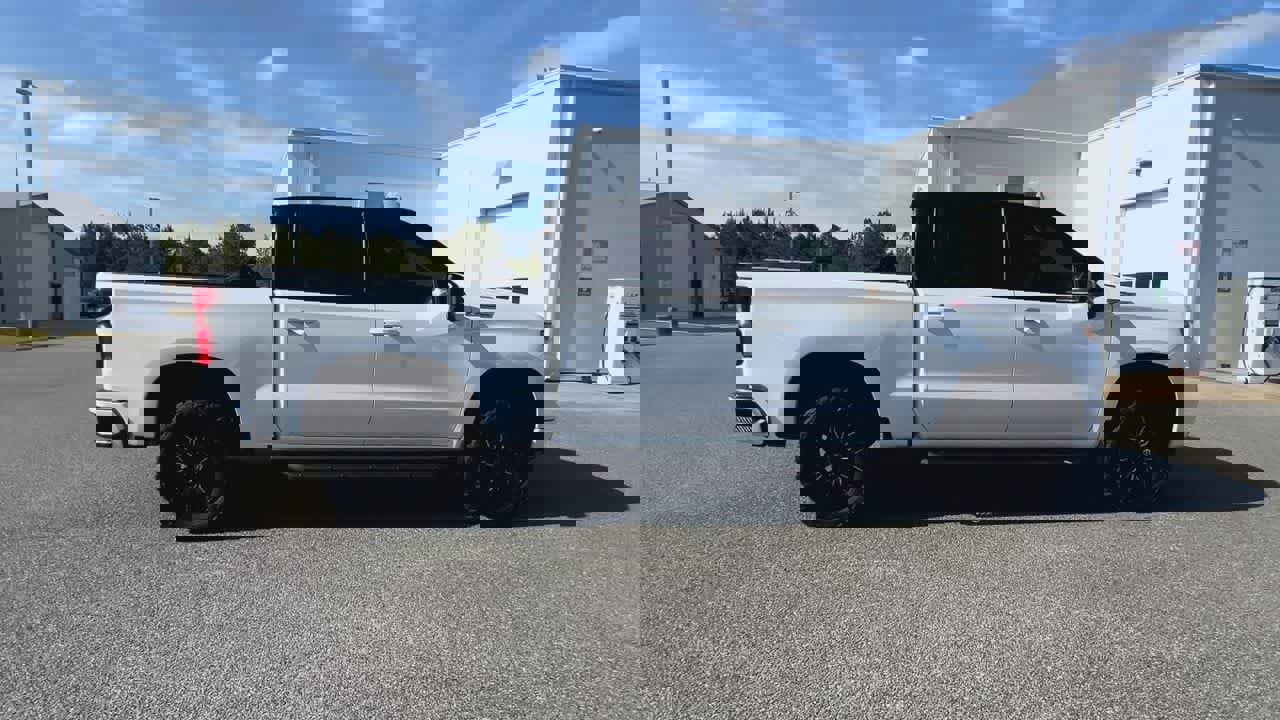 Used 2024 Chevrolet Silverado 1500 RST w/ Z71 Off-Road Package image 9