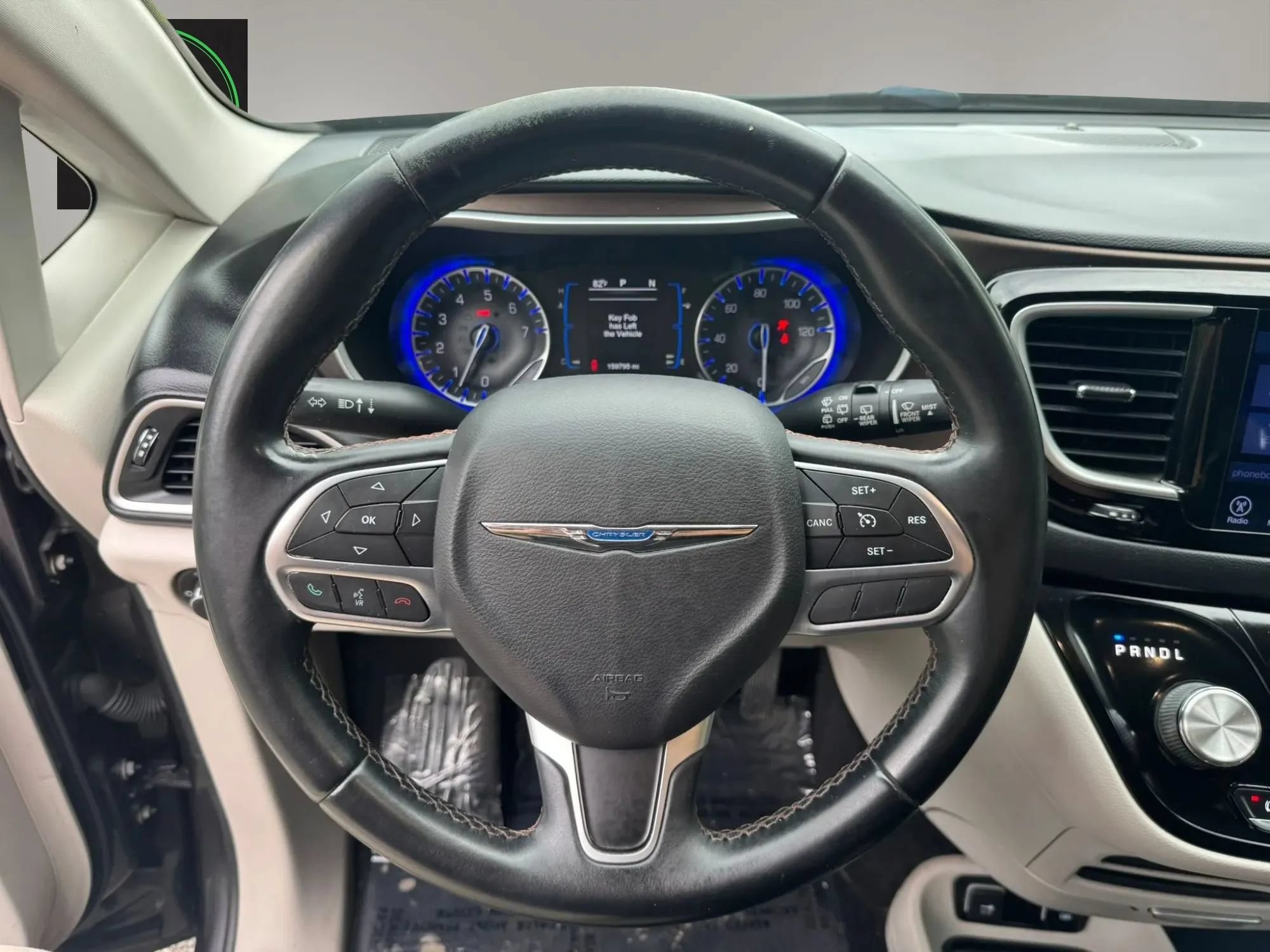 Used 2017 Chrysler Pacifica Touring-L FWD image 15