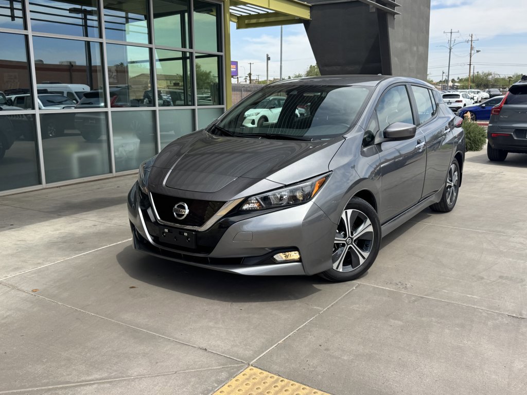 Used 2022 Nissan Leaf SV image 2