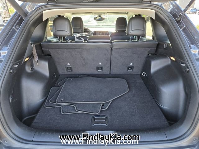 Used 2020 Jeep Cherokee Latitude Plus w/ Comfort/Convenience Group AWD/4WD image 17