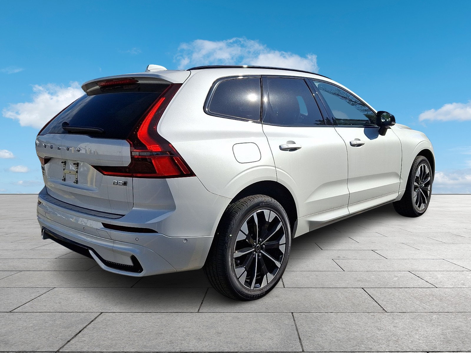 New 2026 Volvo XC60 B5 Plus w/ Protection Package Premier AWD/4WD image 6
