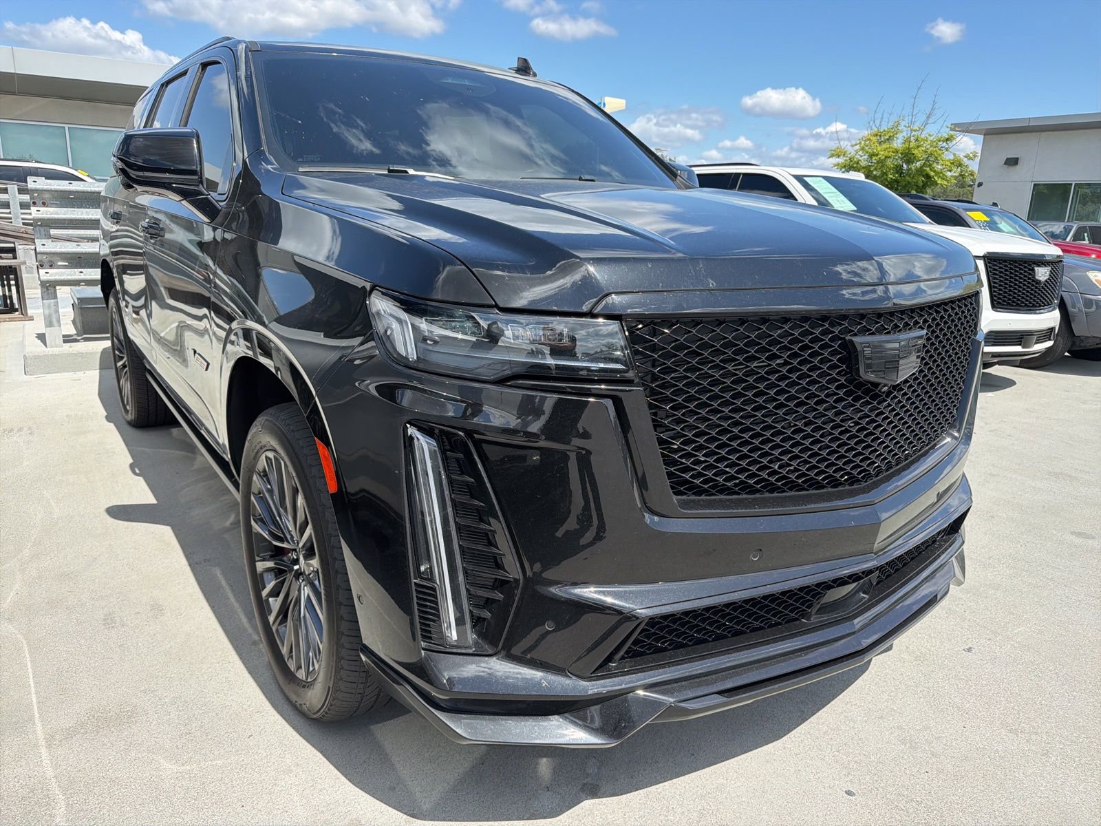 Used 2023 Cadillac Escalade V AWD/4WD image 2