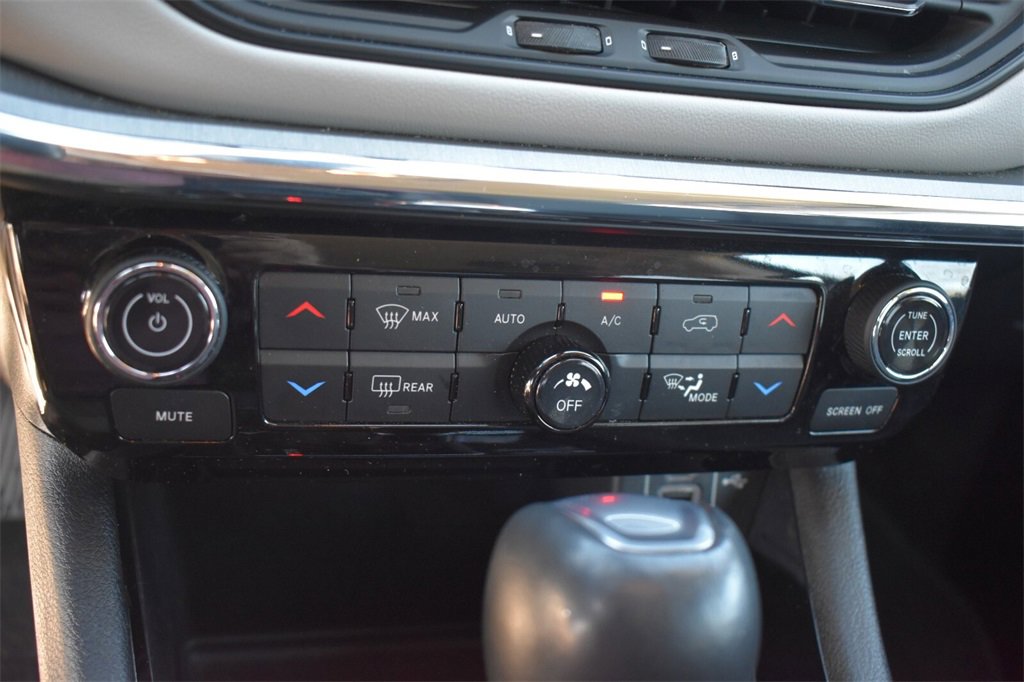 Used 2022 Jeep Compass Limited image 34