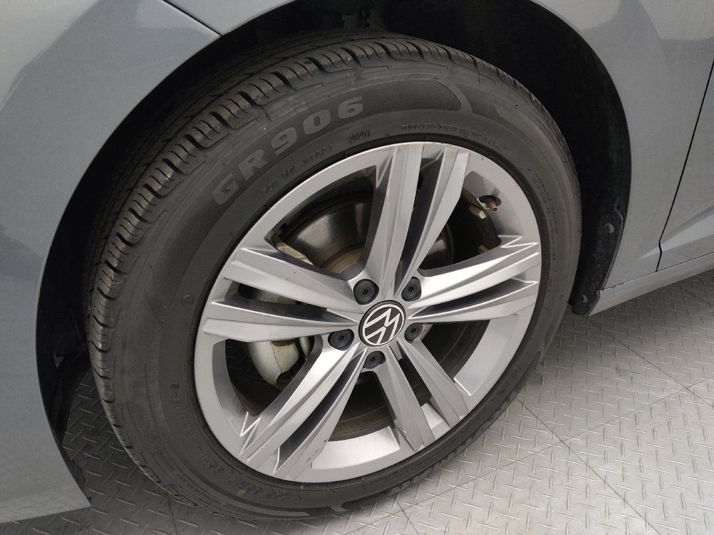 Used 2024 Volkswagen Jetta SE FWD image 31