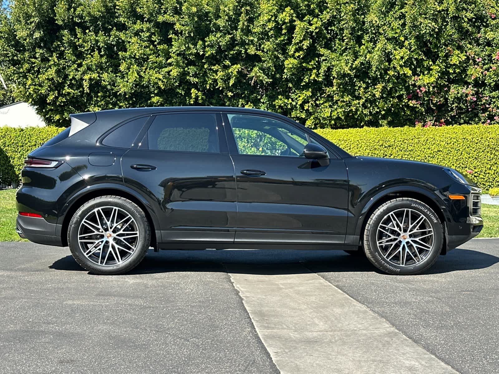 New 2026 Porsche Cayenne AWD/4WD image 9