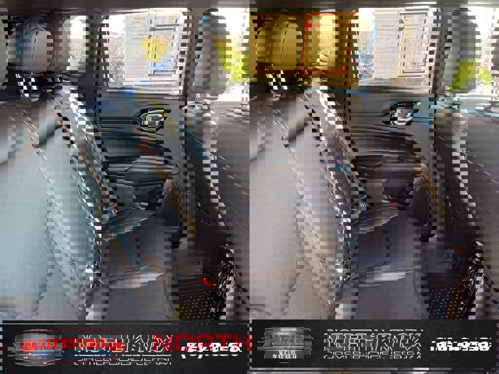 Used 2024 Jeep Compass Trailhawk image 21