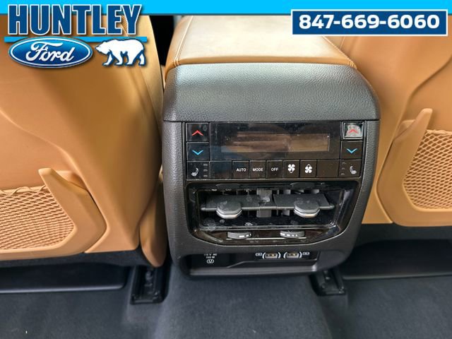 Used 2023 Jeep Grand Cherokee Summit w/ Luxury Tech Group V image 17