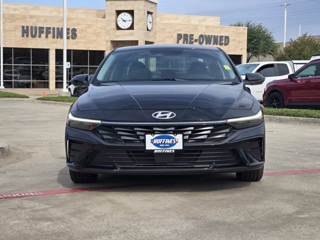 Certified 2026 Hyundai Elantra Limited FWD image 2